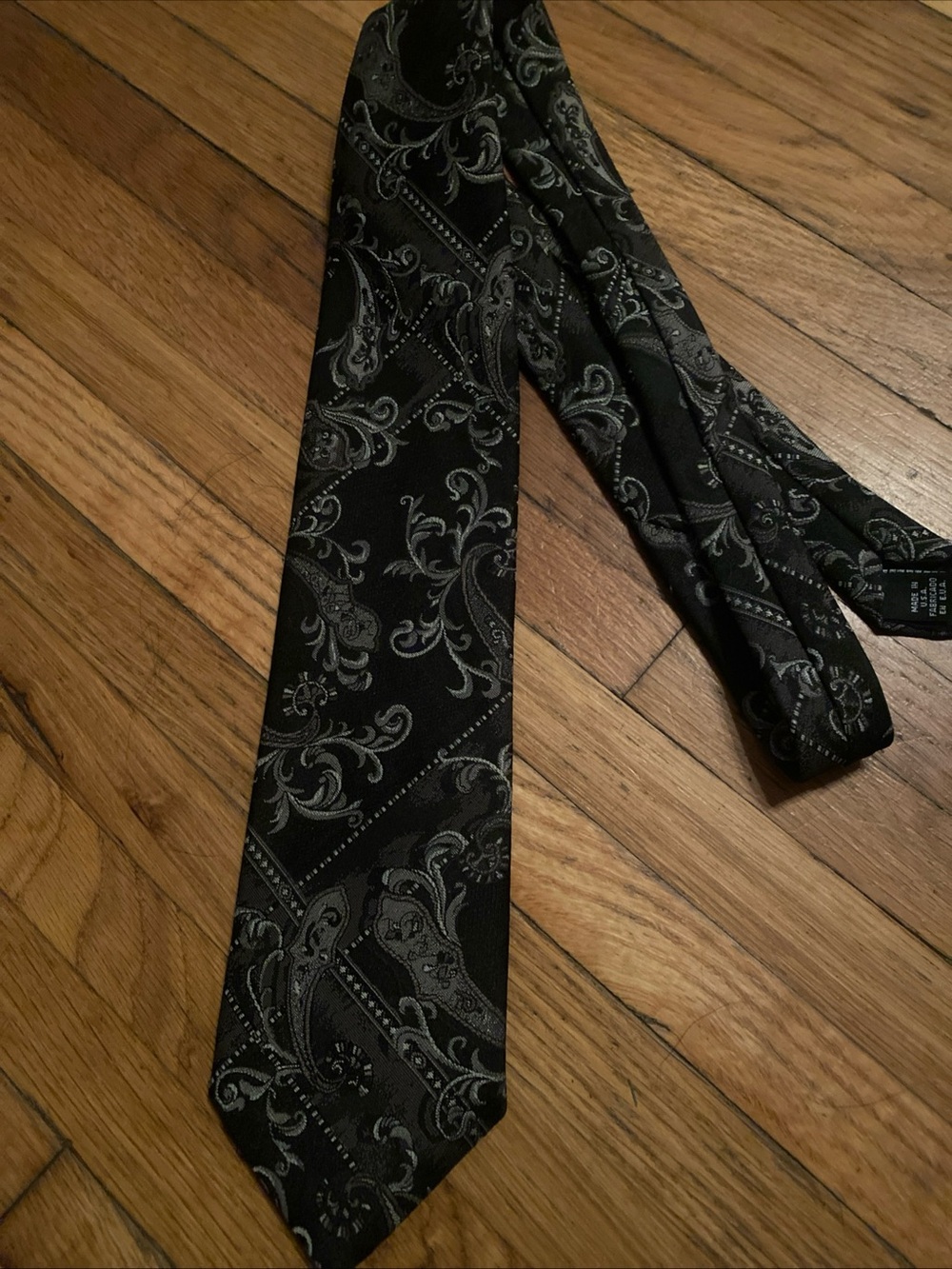 Vintage 90’s Towncraft Black and Gray Paisley Polyester Tie